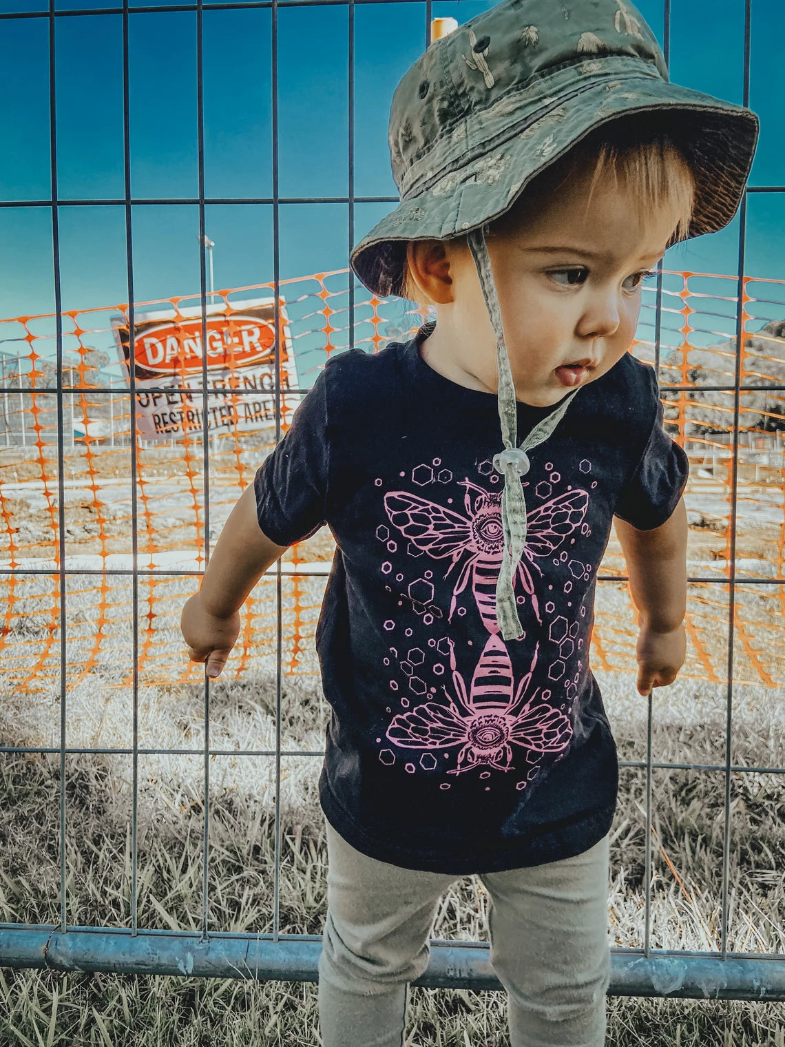 izwoz kids bee hexagon shirt tantrika australia