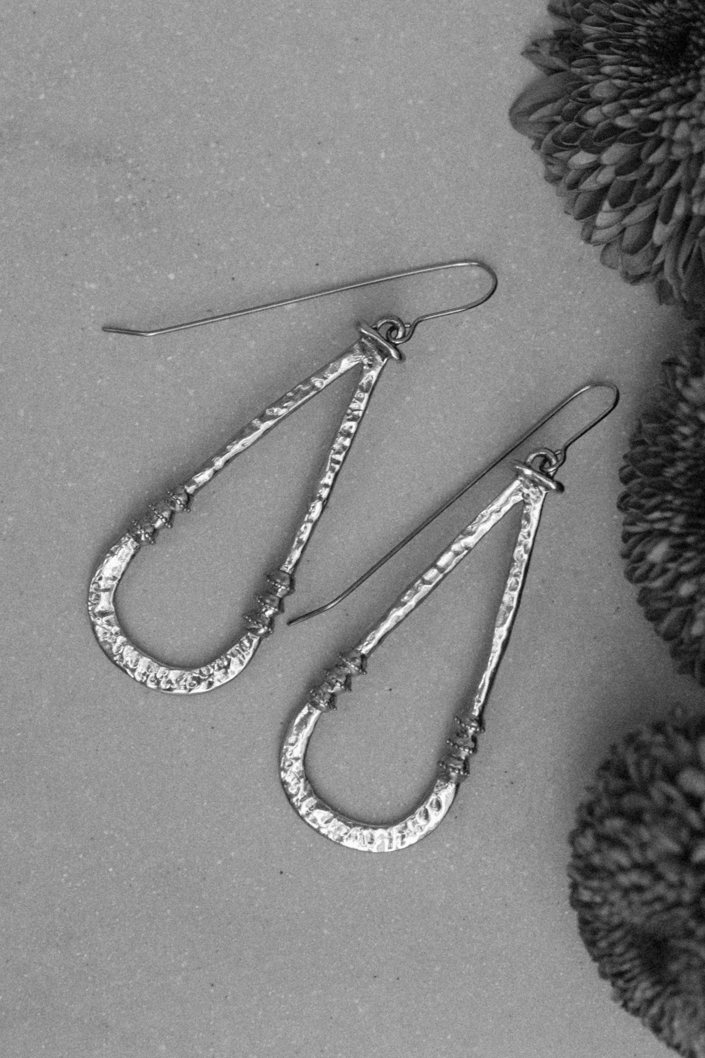 Zuri earrings - White brass 