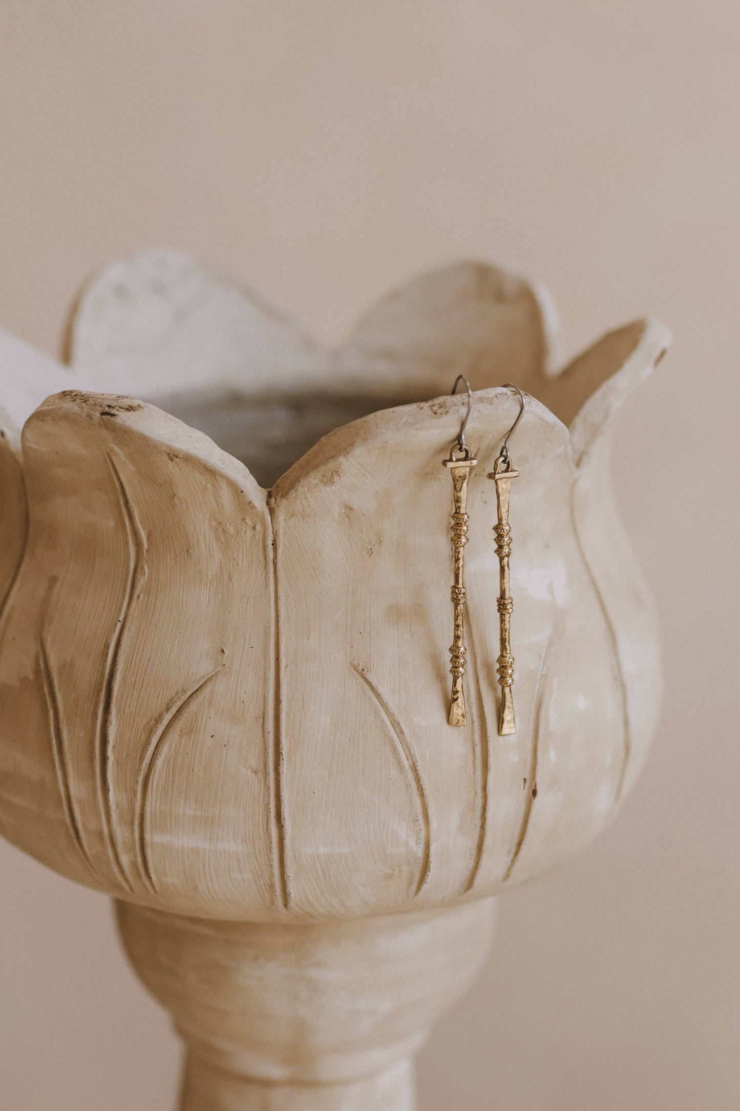 Nia earrings - brass 