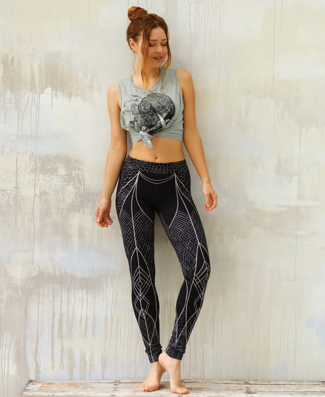 ladies black fractal print leggings