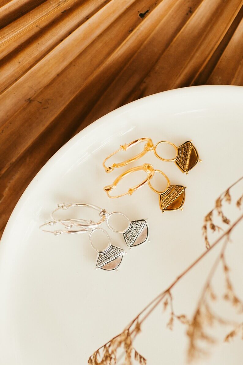 nakila aalia hoop earrings in white metal